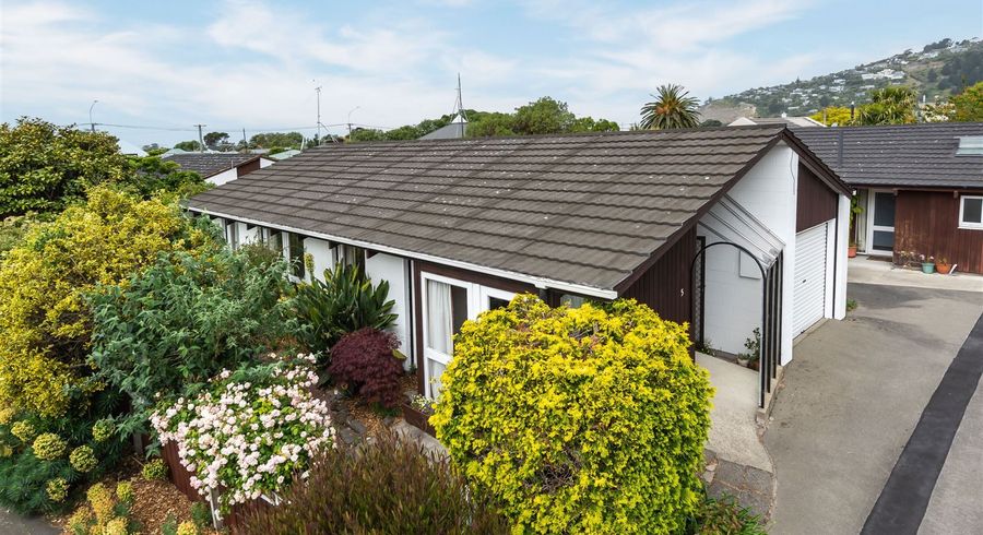  at 5 Raekura Place, Redcliffs, Christchurch
