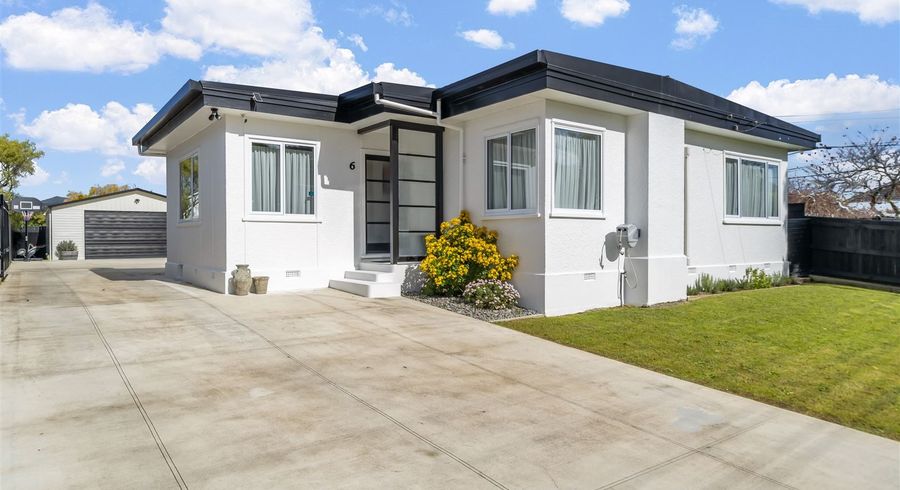  at 6 Hudson Avenue, Ebdentown, Upper Hutt