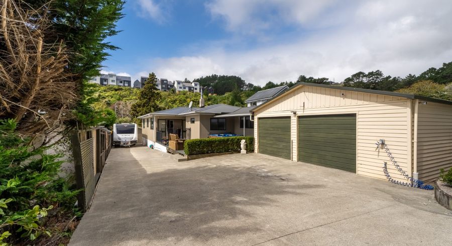  at 23 Willowbank Road, Tawa, Wellington