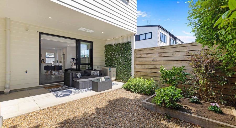  at 8 Whakahui Lane, Mangere Bridge, Manukau City, Auckland