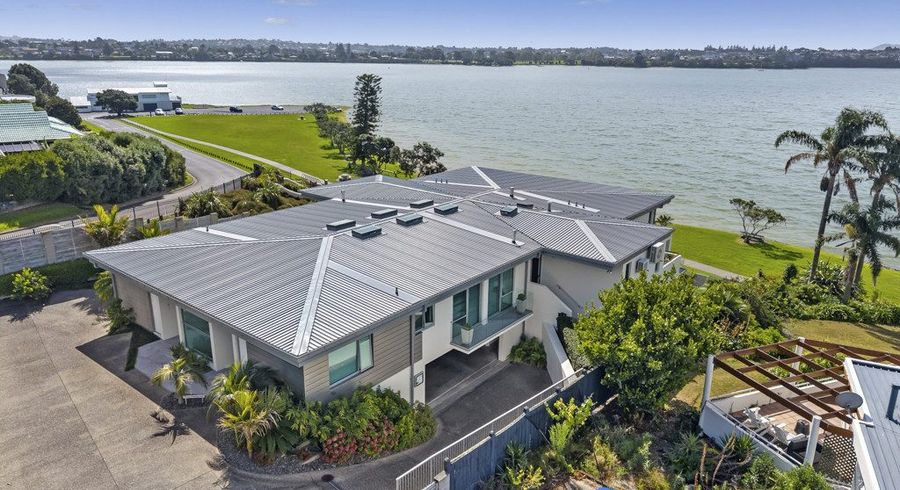  at 3/42 Bramley Drive, Farm Cove, Manukau City, Auckland
