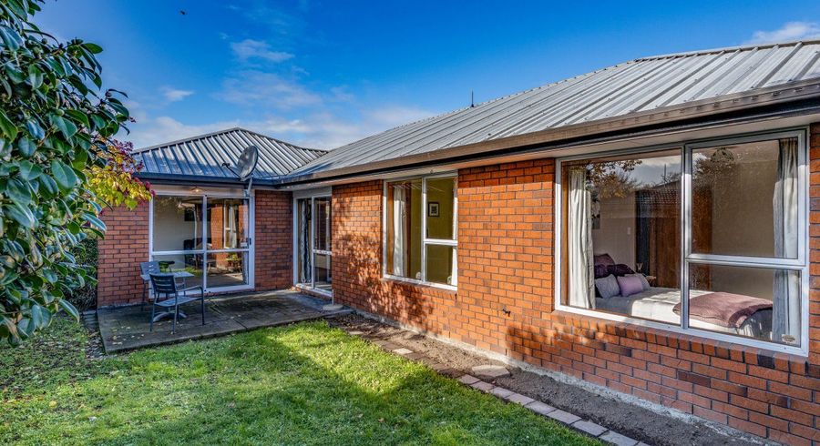  at 2/5 Tuscany Place, Beckenham, Christchurch City, Canterbury