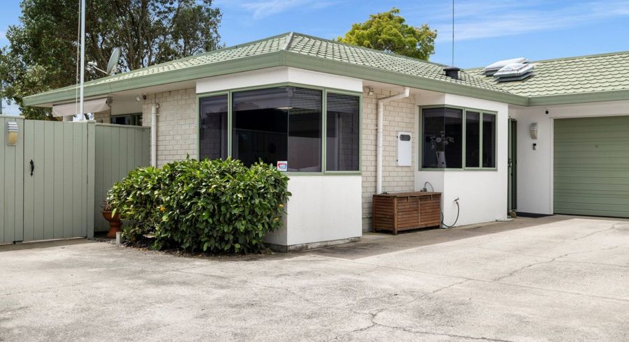  at 100A Pacific View Road, Papamoa Beach, Papamoa