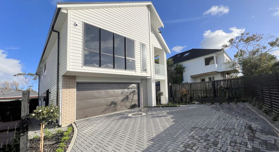  at 11C Markham Place, Eastern Beach, Manukau City, Auckland