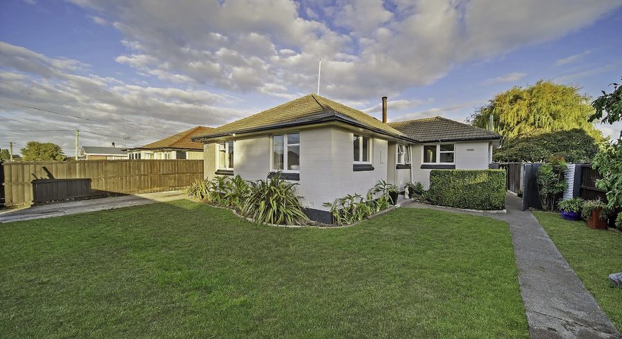  at 6 Carisbrooke Street, Aranui, Christchurch City, Canterbury