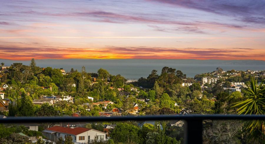  at 817C East Coast Road, Browns Bay, North Shore City, Auckland