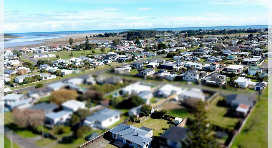  at 8 Kennedy Street, Foxton Beach, Foxton