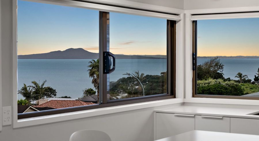  at 2/33 Sharon Road, Torbay, North Shore City, Auckland