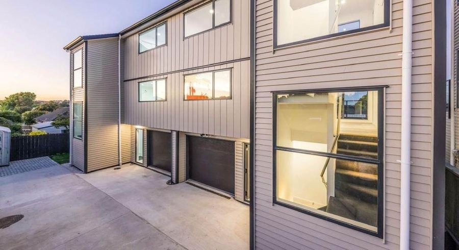  at 31B Waddell Avenue, Point England, Auckland