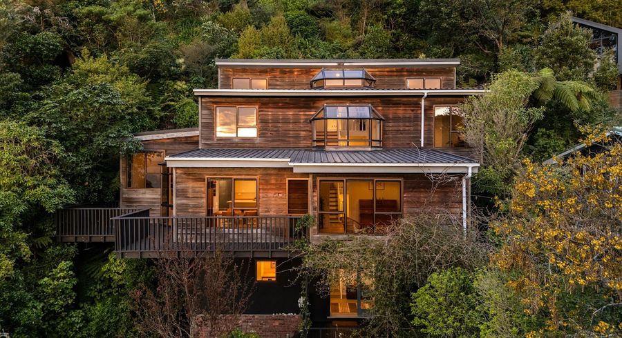  at 19 Kaitawa Road, York Bay, Eastbourne, Lower Hutt, Wellington