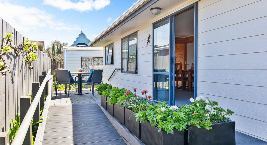  at 104 Apu Crescent, Lyall Bay, Wellington, Wellington