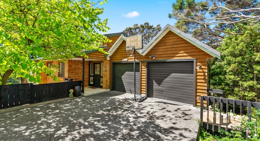  at 1 Mosman Place, Chatswood, Auckland