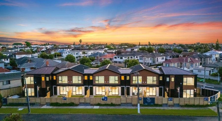  at 8 Seymour Avenue, Papatoetoe, Auckland