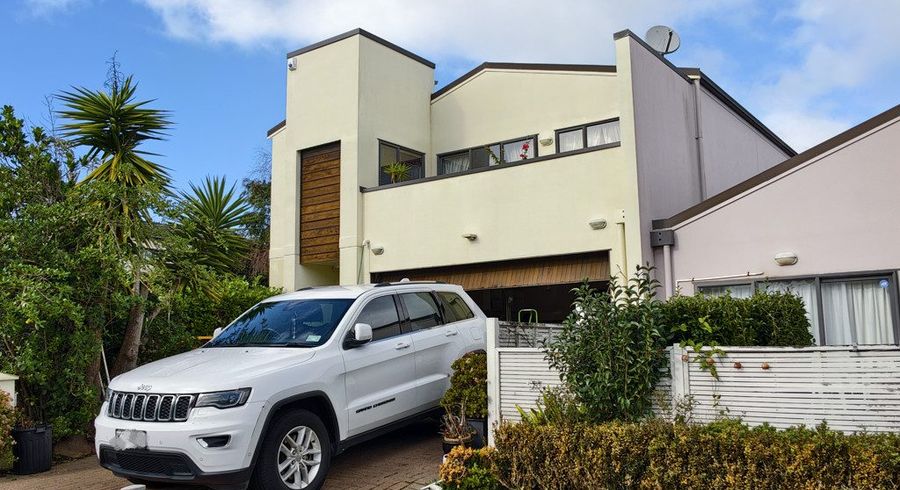  at 2 Els Close, Golflands, Manukau City, Auckland