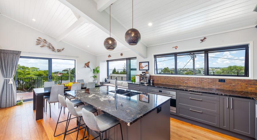  at 14 East Avenue, Manly, Whangaparaoa