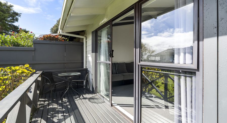  at 2/56 Henwood Road, Mangere East, Manukau City, Auckland