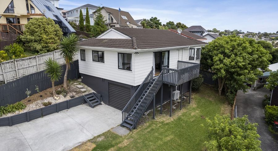  at 1/19 Exeter Place, Unsworth Heights, North Shore City, Auckland