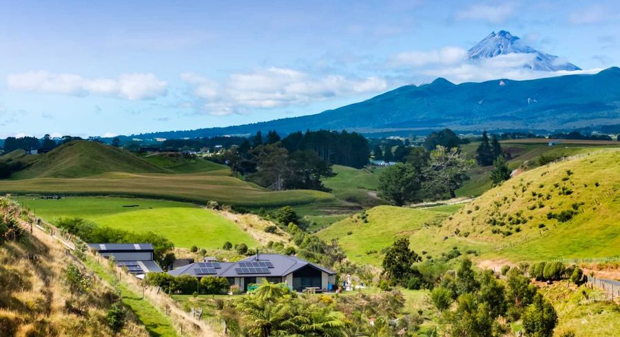  at 2 Te Ara Karoiroa, Hurford, New Plymouth, Taranaki