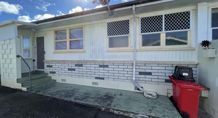  at 2/8 Parsons Street, Saint Johns Hill, Whanganui, Manawatu / Whanganui