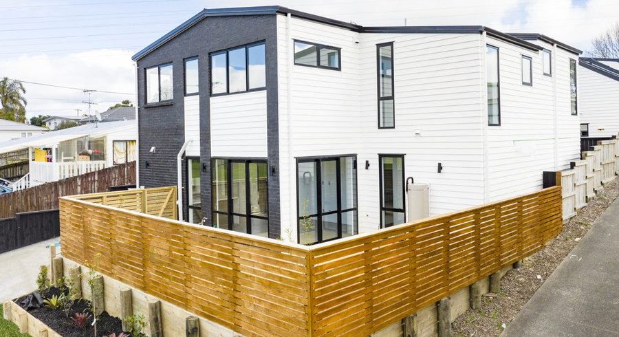  at 1/122 Archibald Road, Kelston, Auckland