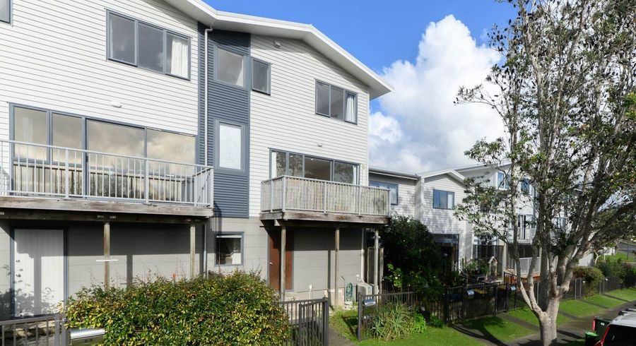  at 1/5 John Jennings Drive, Albany, North Shore City, Auckland