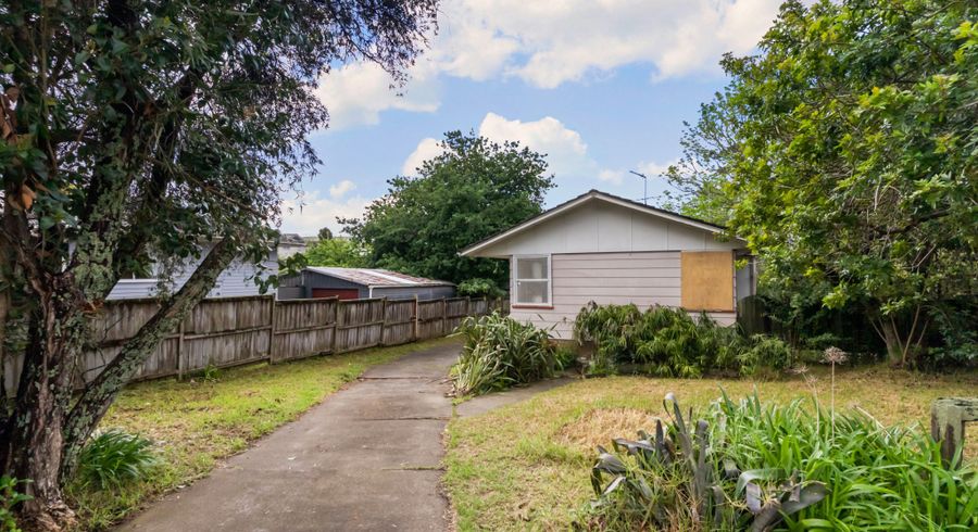  at 11 Juniper Road, Sunnynook, North Shore City, Auckland