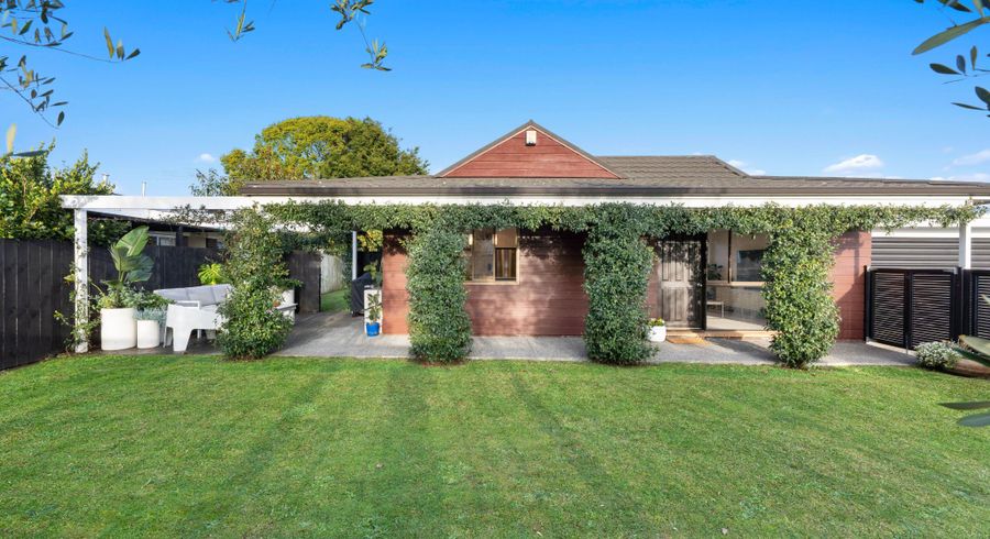  at 6 Gulliver Place, Conifer Grove, Takanini