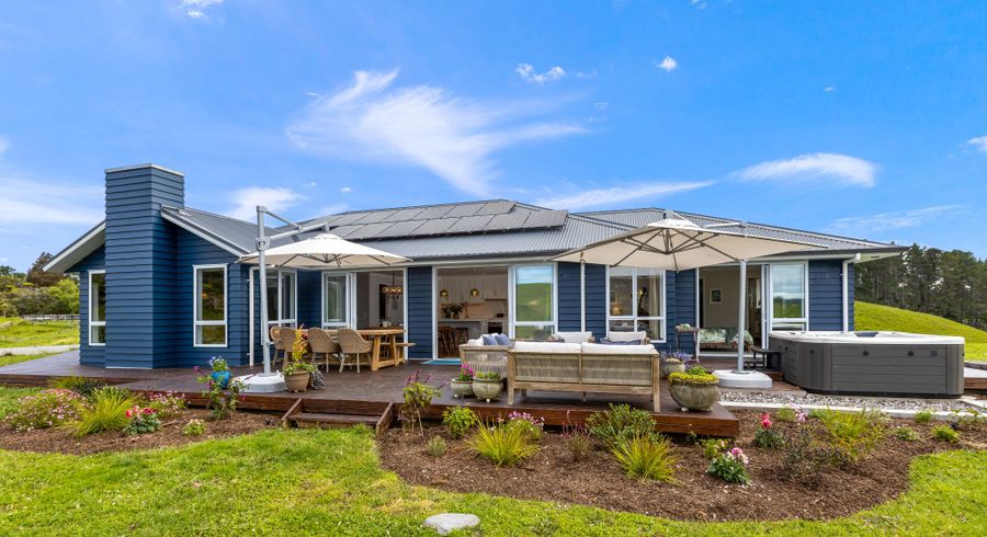  at 39 Windmill Glen Road, Albany