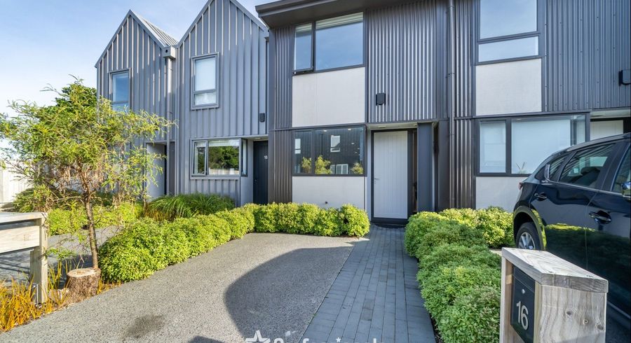  at 16 Te Ara o Ripeka Wharawhara, Petone, Lower Hutt, Wellington
