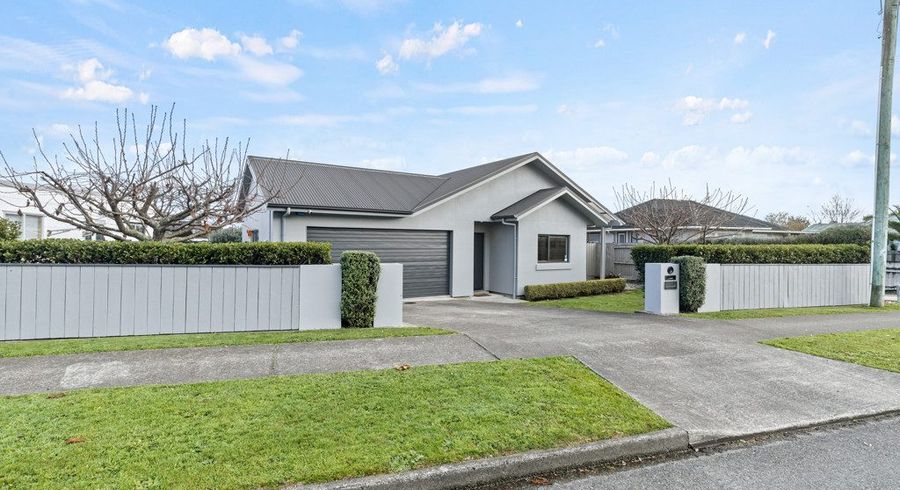  at 2 Pharazyn Street, Feilding, Feilding