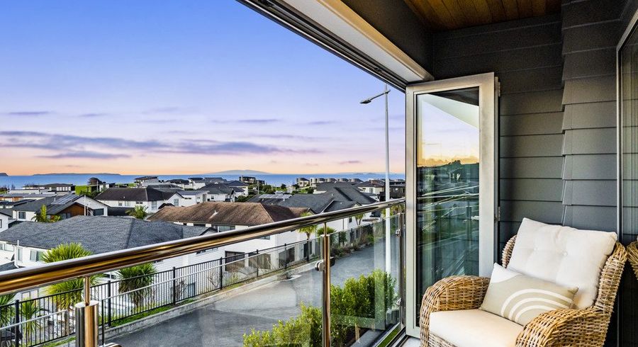  at 33 Te Oneroa Way, Long Bay, Auckland