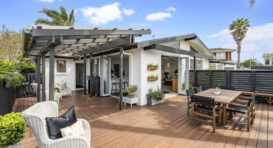  at 9 Fratley Avenue, Farm Cove, Manukau City, Auckland