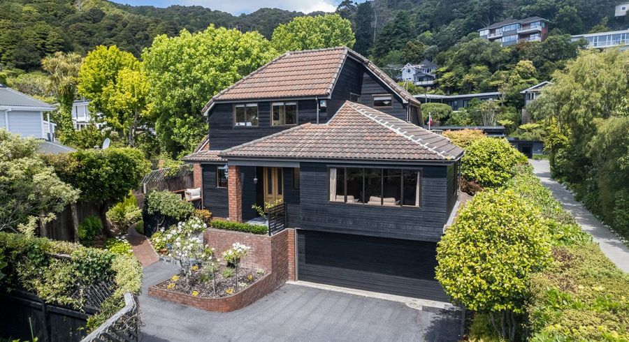  at 2/16 Cheviot Road, Lowry Bay, Lower Hutt
