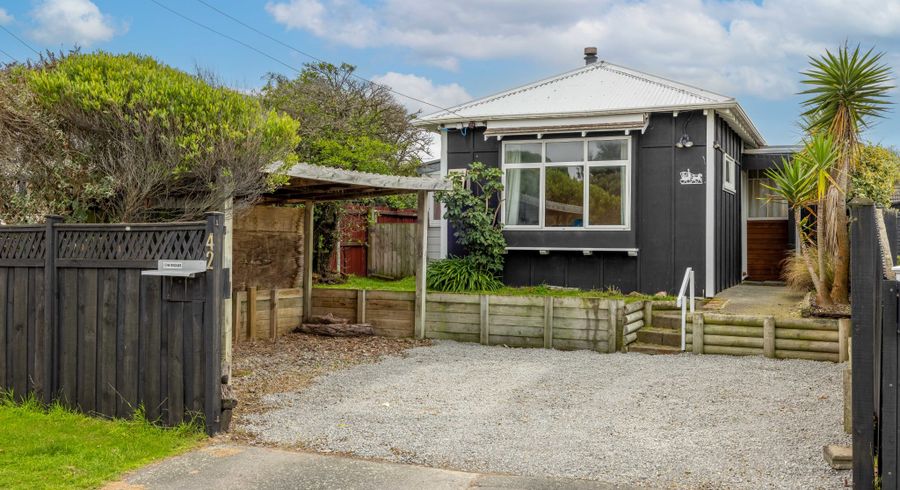  at 42 Hood Street, New Brighton, Christchurch