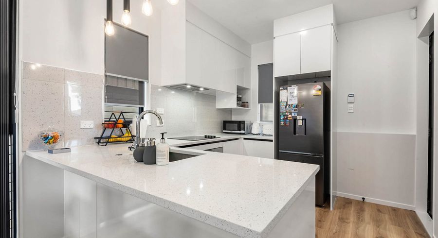  at 8B Hobart Crescent, Wattle Downs, Manukau City, Auckland