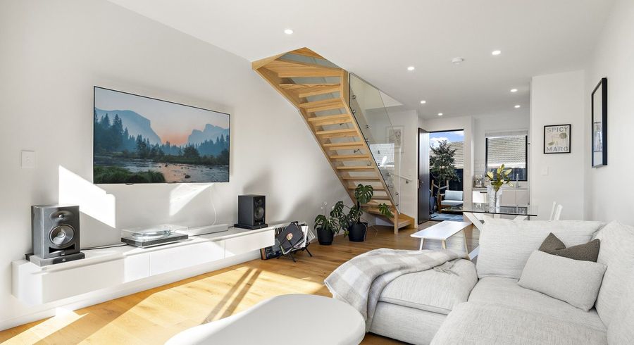  at 12/82 East Coast Road, Milford, North Shore City, Auckland