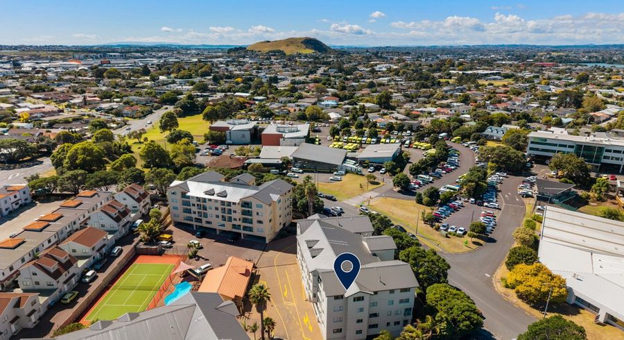  at 15/3b Harrison Road, Mount Wellington, Auckland City, Auckland