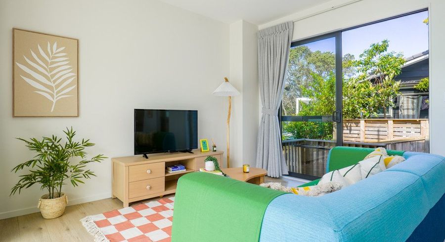  at 2/26 Long Bay Drive, Torbay, North Shore City, Auckland