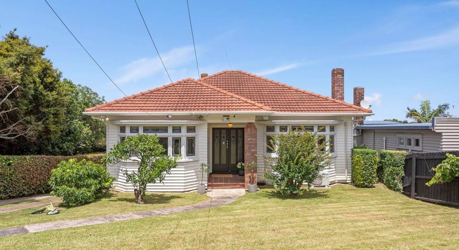  at 54 Seacliffe Road, Hillsborough, Auckland