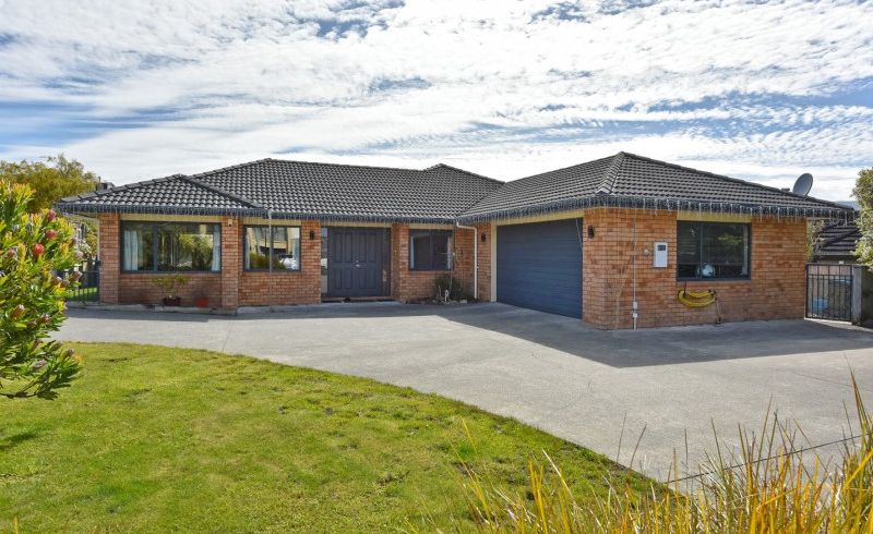  at 3 Riverstone Drive, Riverstone Terraces, Upper Hutt