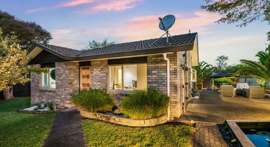  at 4 Jacinta Grove, Swanson, Auckland