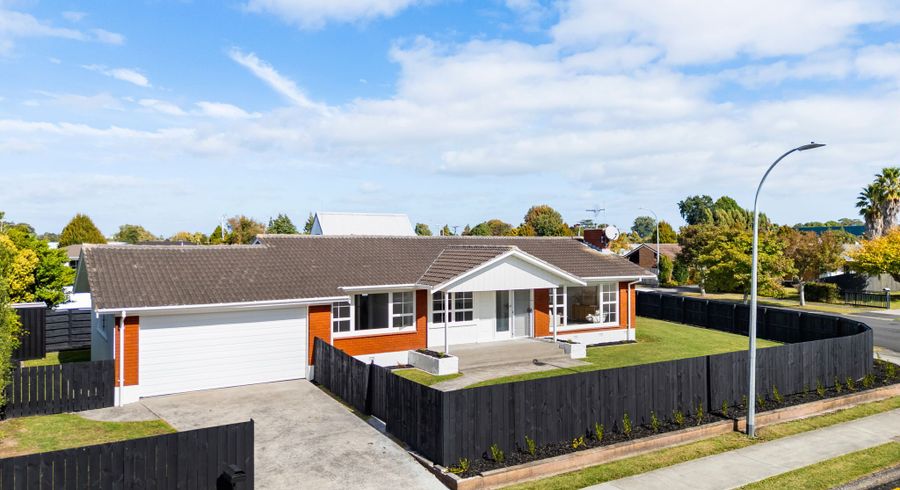  at 2 Bowen Place, Saint Andrews, Hamilton, Waikato