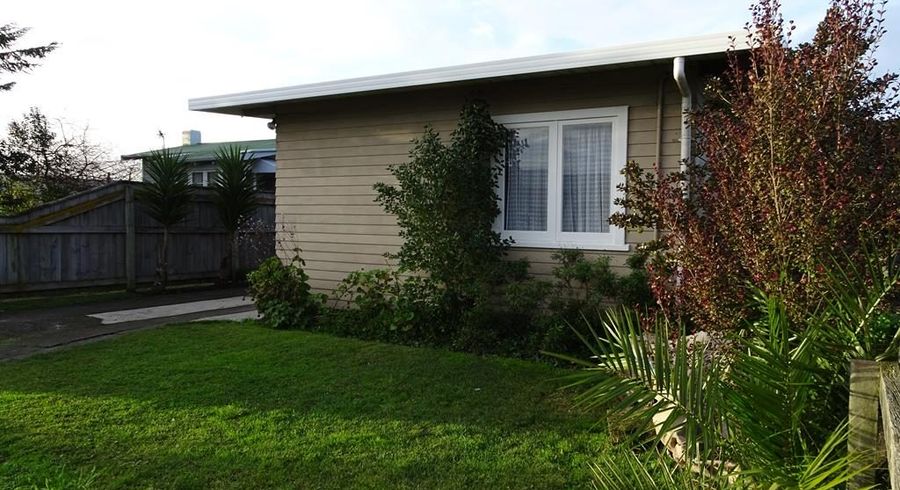  at 218 Warwick Road, Mayfair, Hastings