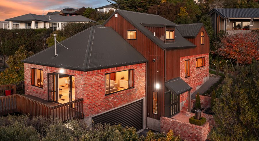  at 9 Amherst Place, Cashmere, Christchurch