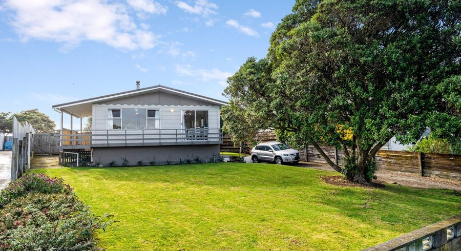  at 6 Yates Street, Otaki Beach, Otaki