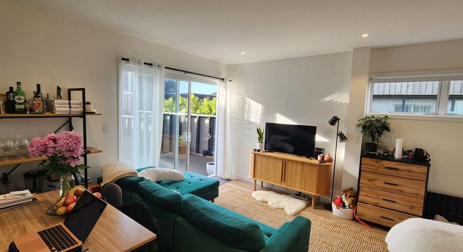  at 37a Gulf View Road, Murrays Bay, North Shore City, Auckland