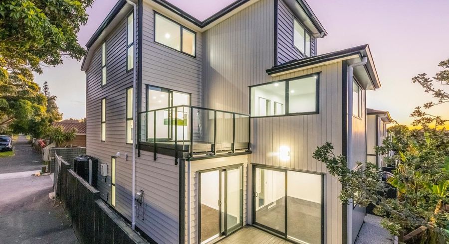  at 31C Waddell Avenue, Point England, Auckland