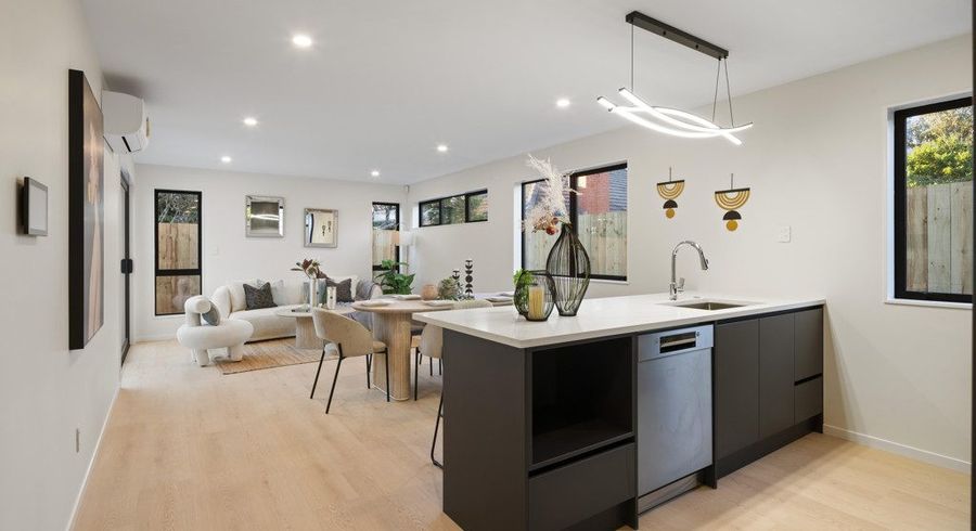  at 2/8 Deuxberry Avenue, Northcote, North Shore City, Auckland