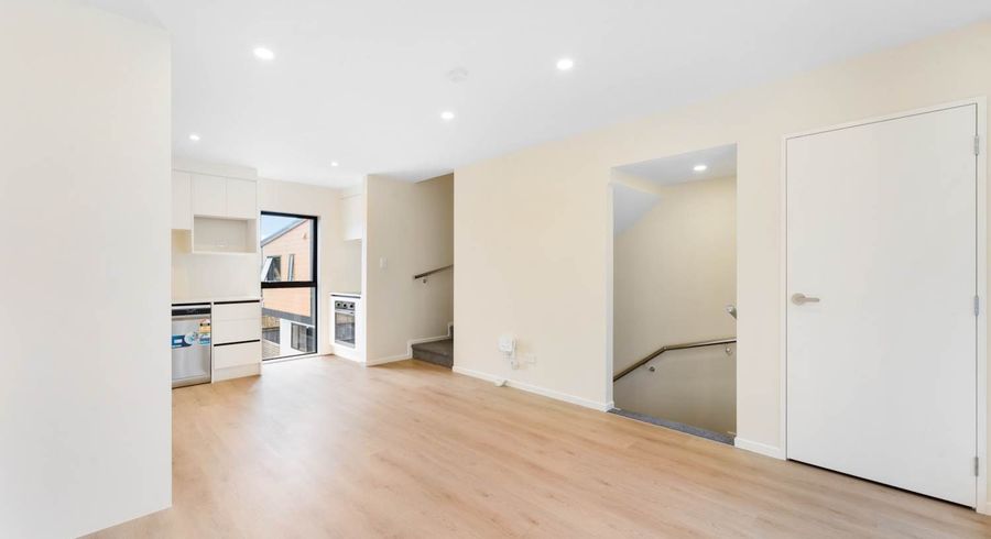  at 6/10  Orchid Place, Te Atatu South, Waitakere City, Auckland