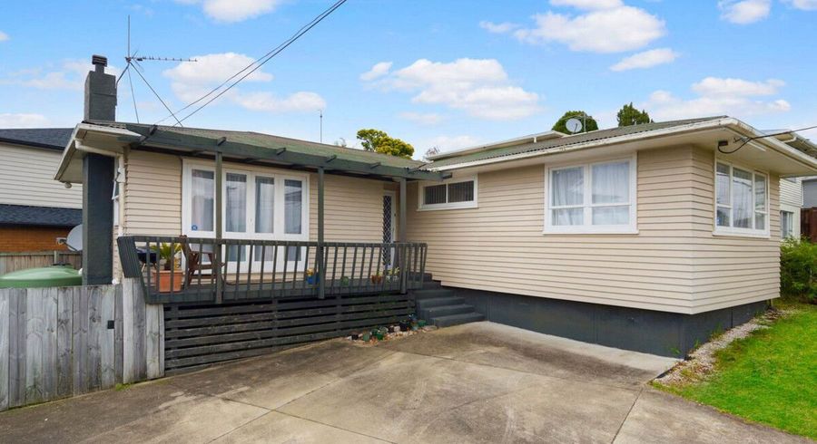  at 11 Statesman Street, Henderson, Waitakere City, Auckland